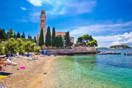 Hvar em abril