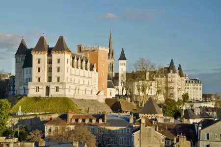 Orçamento de viagem em Pau