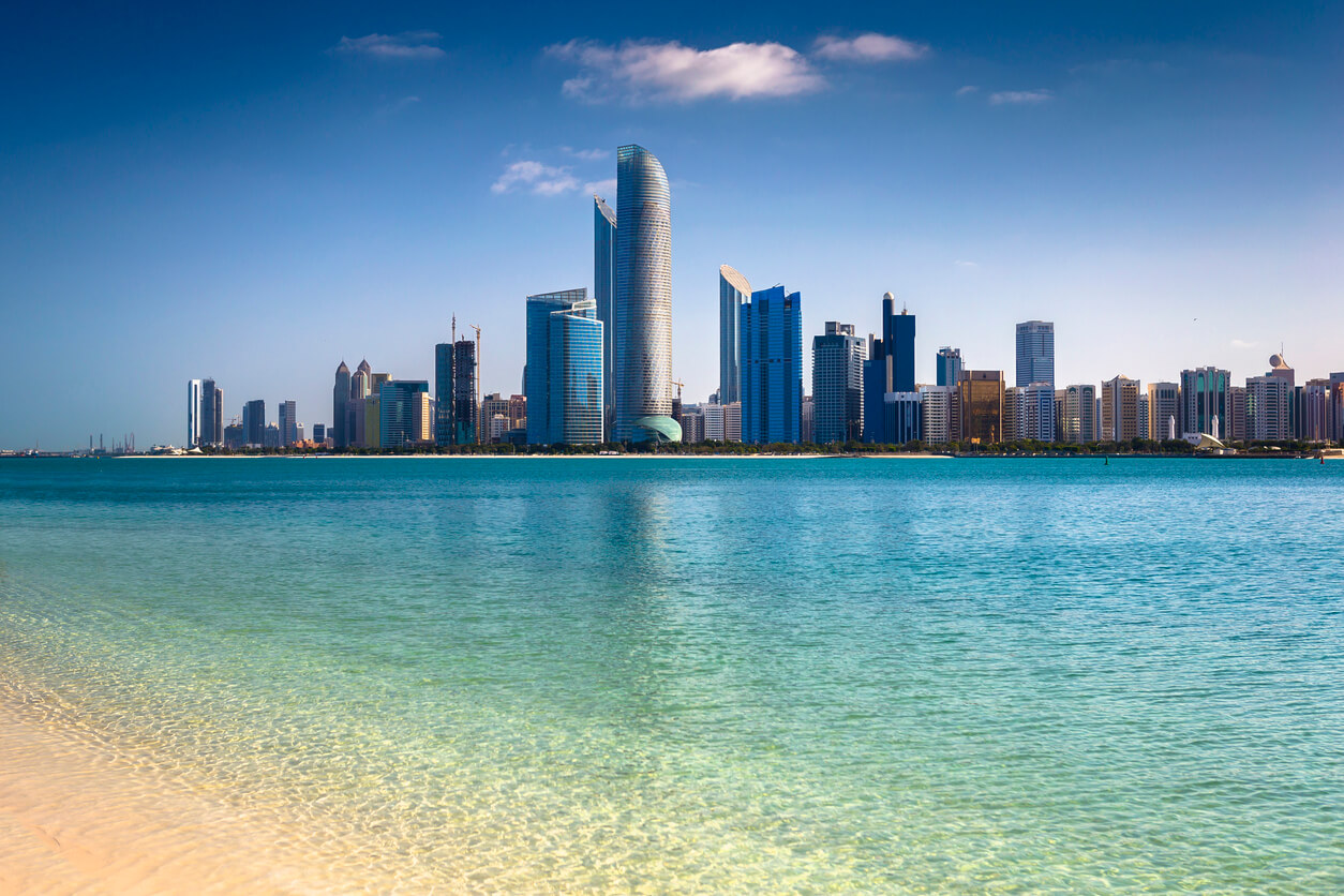 Abu Dabi : Skyline d’Abu Dhabi Abu Dabi : Skyline d’Abu Dhabi