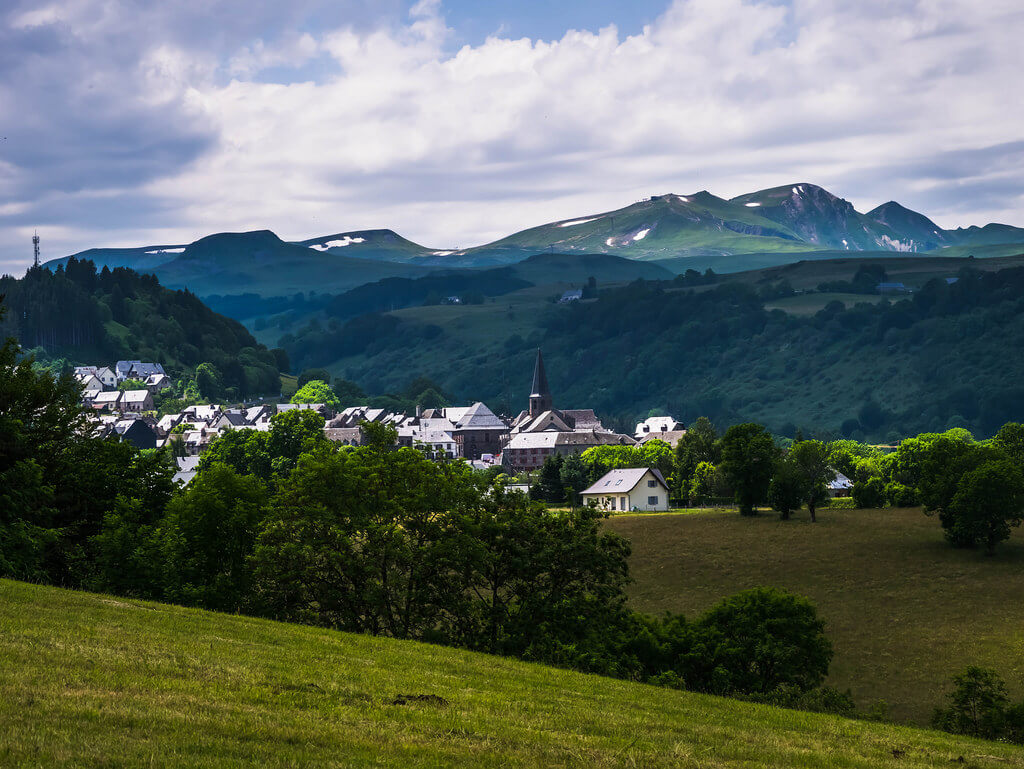 Besse-et-Saint-Anastaise :  Besse-et-Saint-Anastaise :