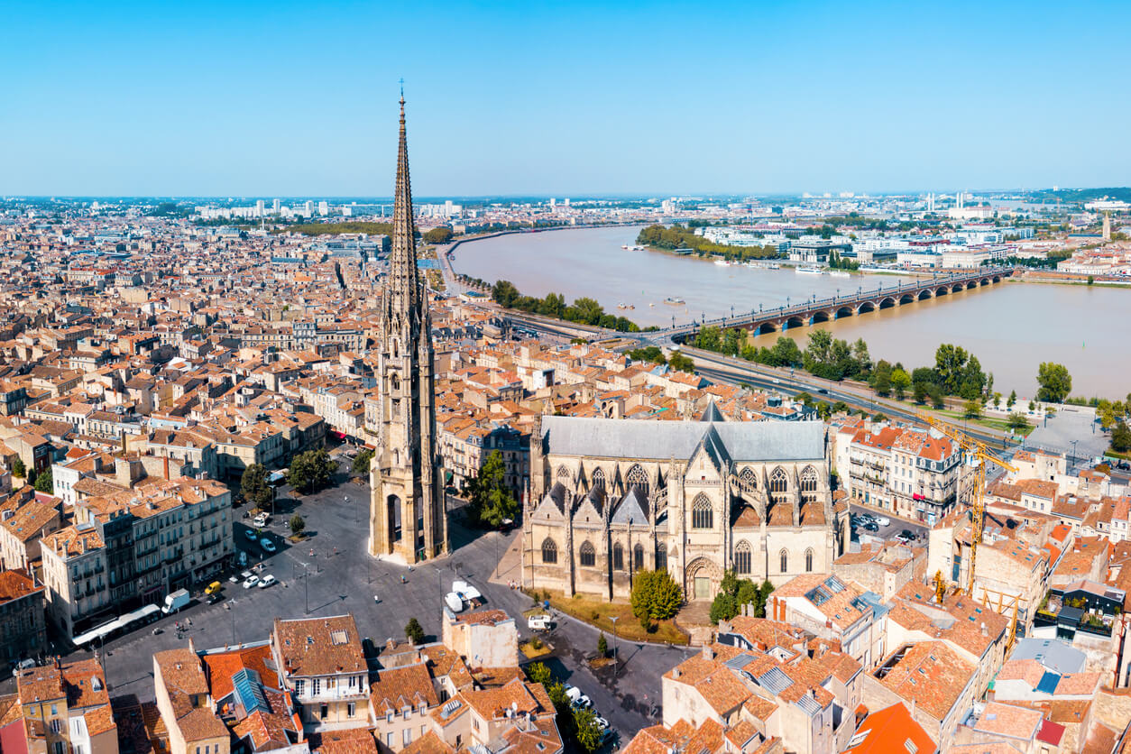 Bordéus : Vue panoramique aérienne sur Bordeaux Bordéus : Vue panoramique aérienne sur Bordeaux