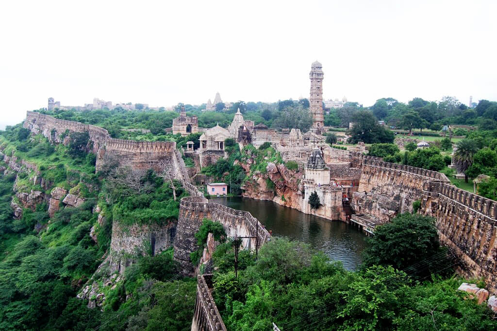 Chittaurgarh : Chittaurgarh :