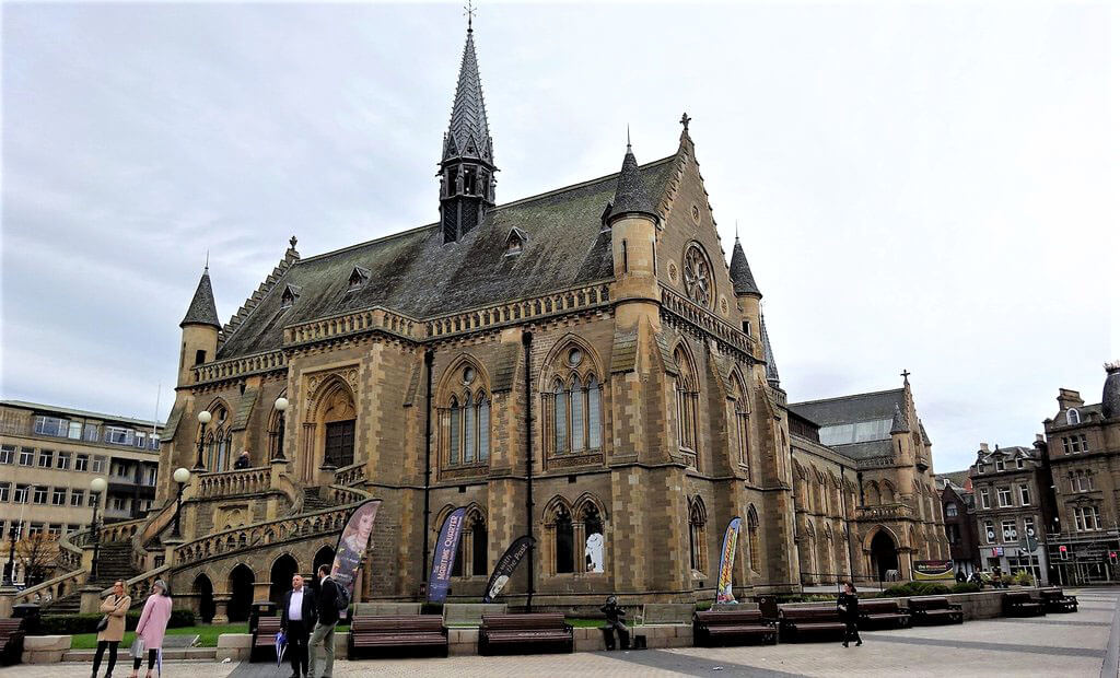 Dundee :  Dundee :