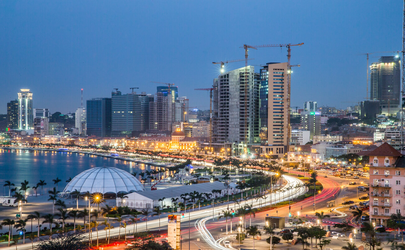 Luanda :  Luanda :