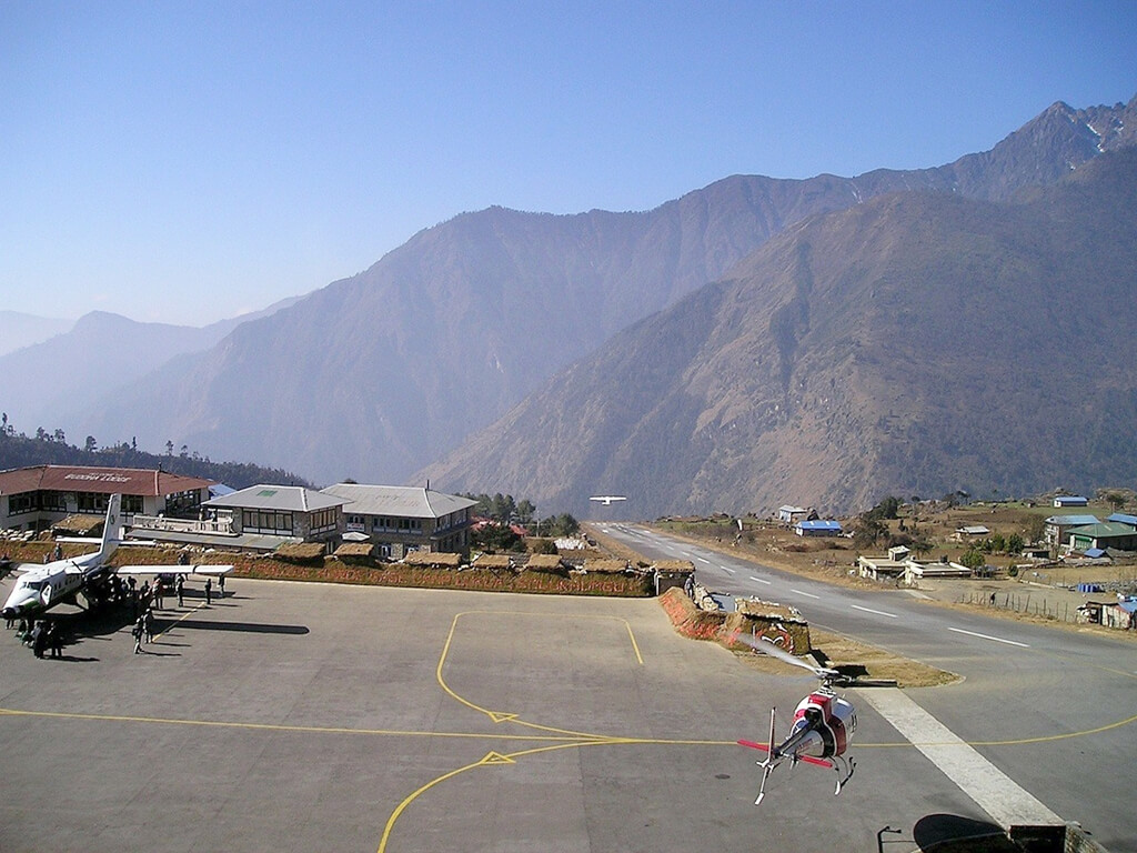 Lukla :  Lukla :