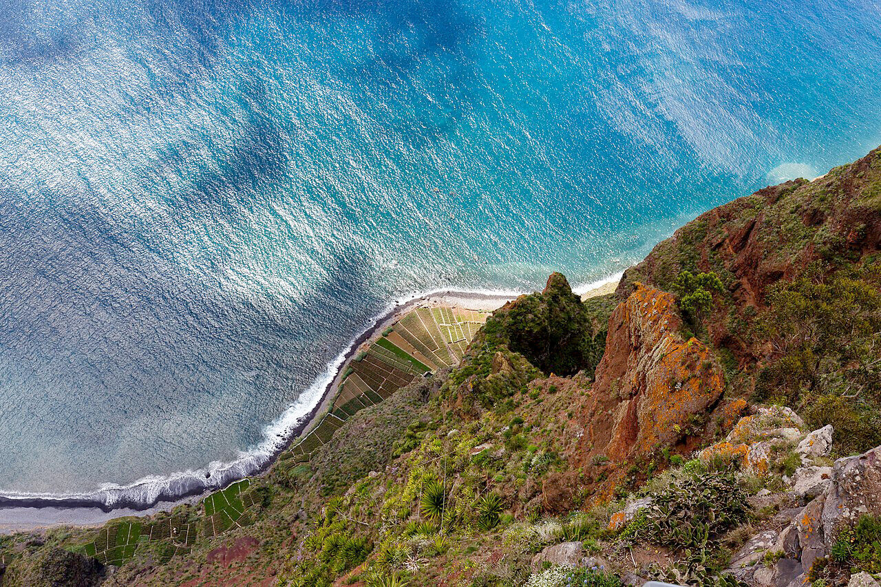 Madeira: la falaise vertigineuse de Cabo Girão à Madère Madeira: la falaise vertigineuse de Cabo Girão à Madère