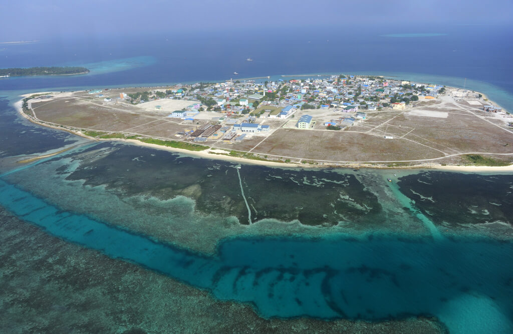 Naifaru (Faadhippolhu) :  Naifaru (Faadhippolhu) :
