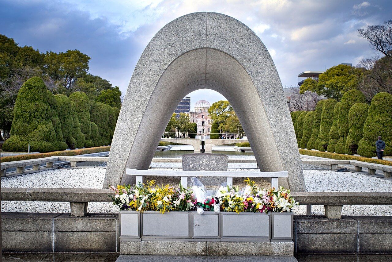 Hiroxima : Hiroshima Hiroxima : Hiroshima
