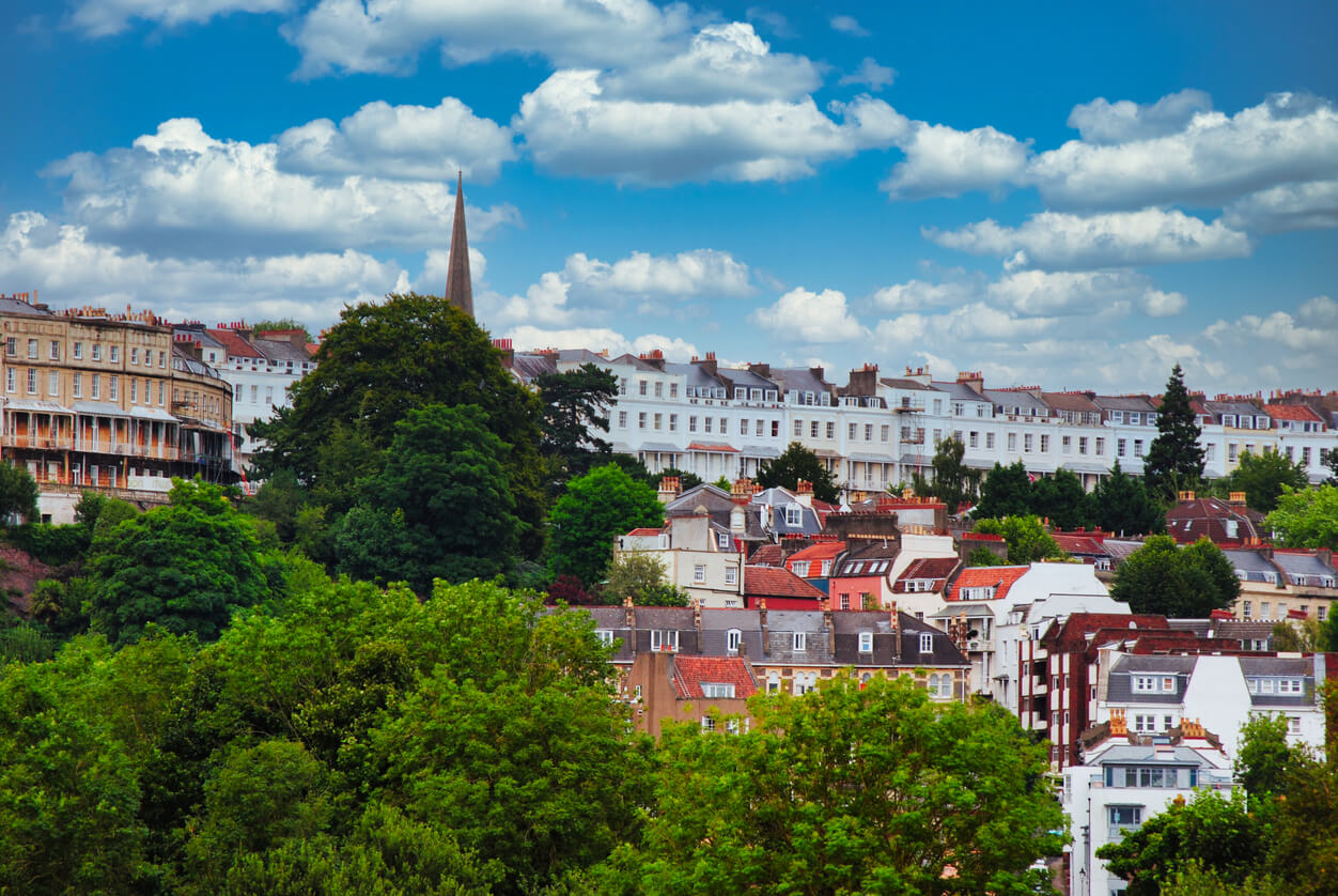 Quando Ir a Bristol? a Melhor época - Tempo e Clima. 5 Meses a Evitar ...