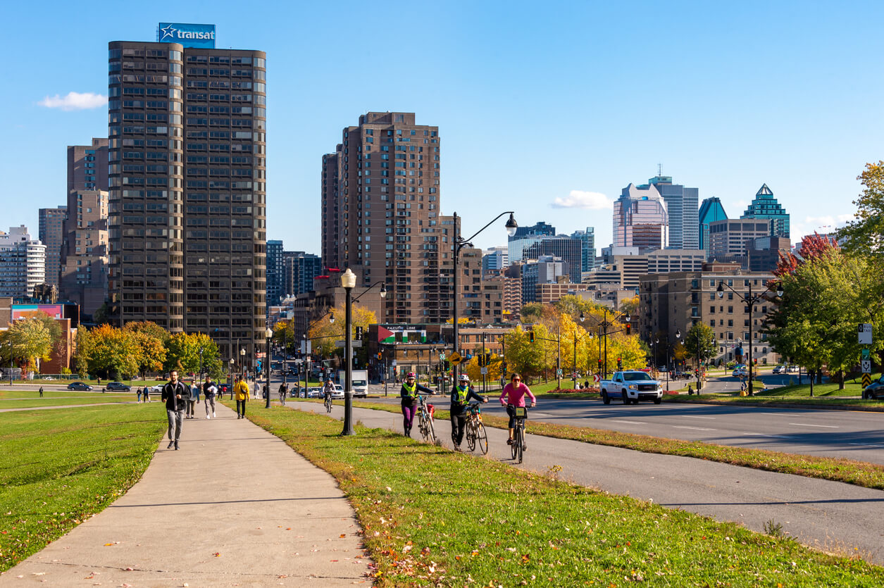 Montreal : Montréal Montreal : Montréal
