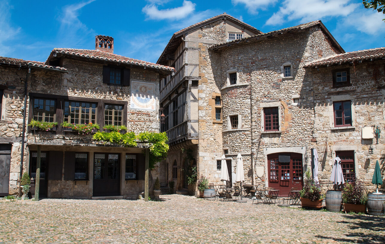 Pérouges :  Pérouges :