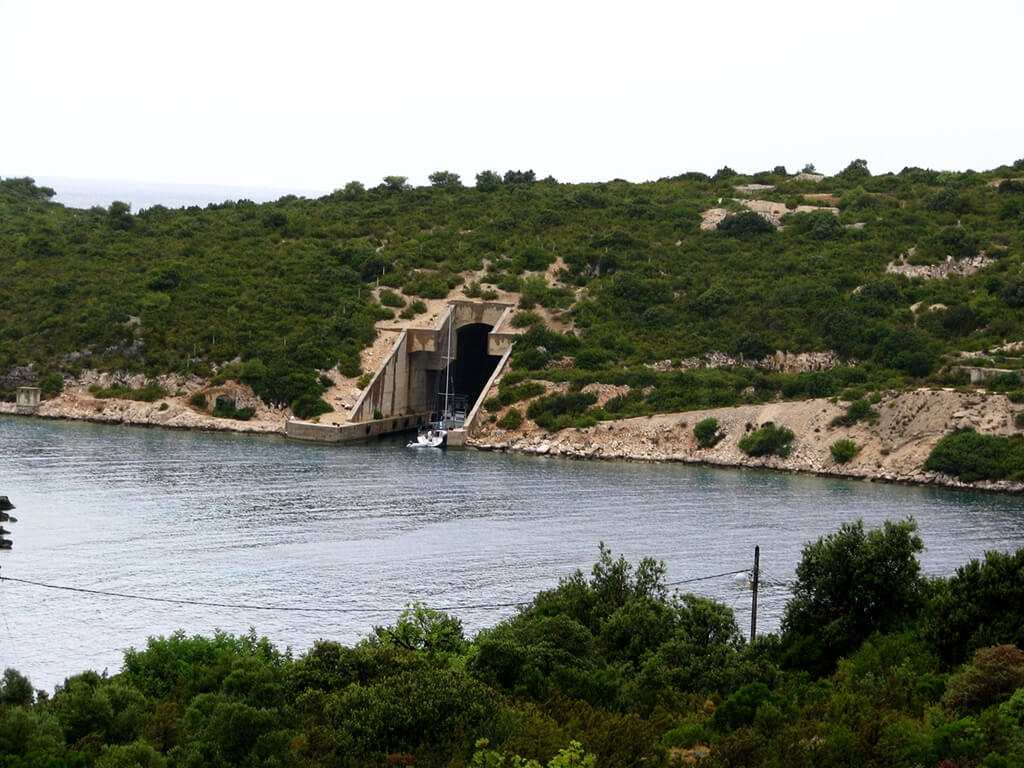 Vis :  Vis :